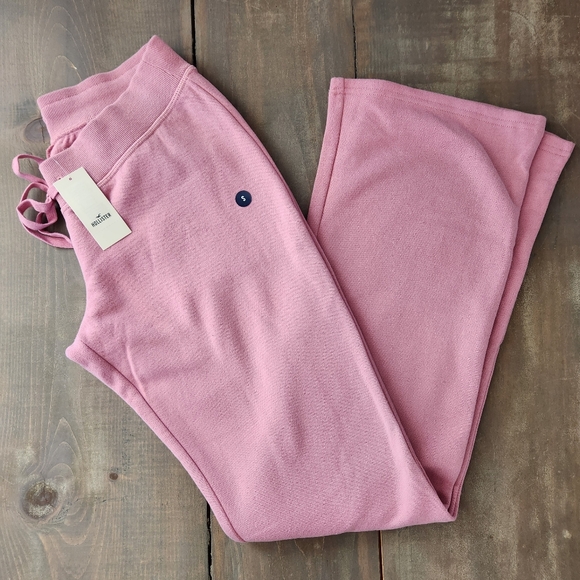 NWT Hollister Feel Good Bootcut Sweatpants - Size Small - Picture 1 of 9